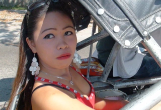 Filipina babe chased down in trike by tourist and later fucked at hotel