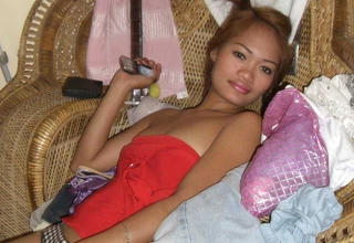 Super hot Filipina babe in stockings gets her pretty pussy stuffed by lucky old foreign dude